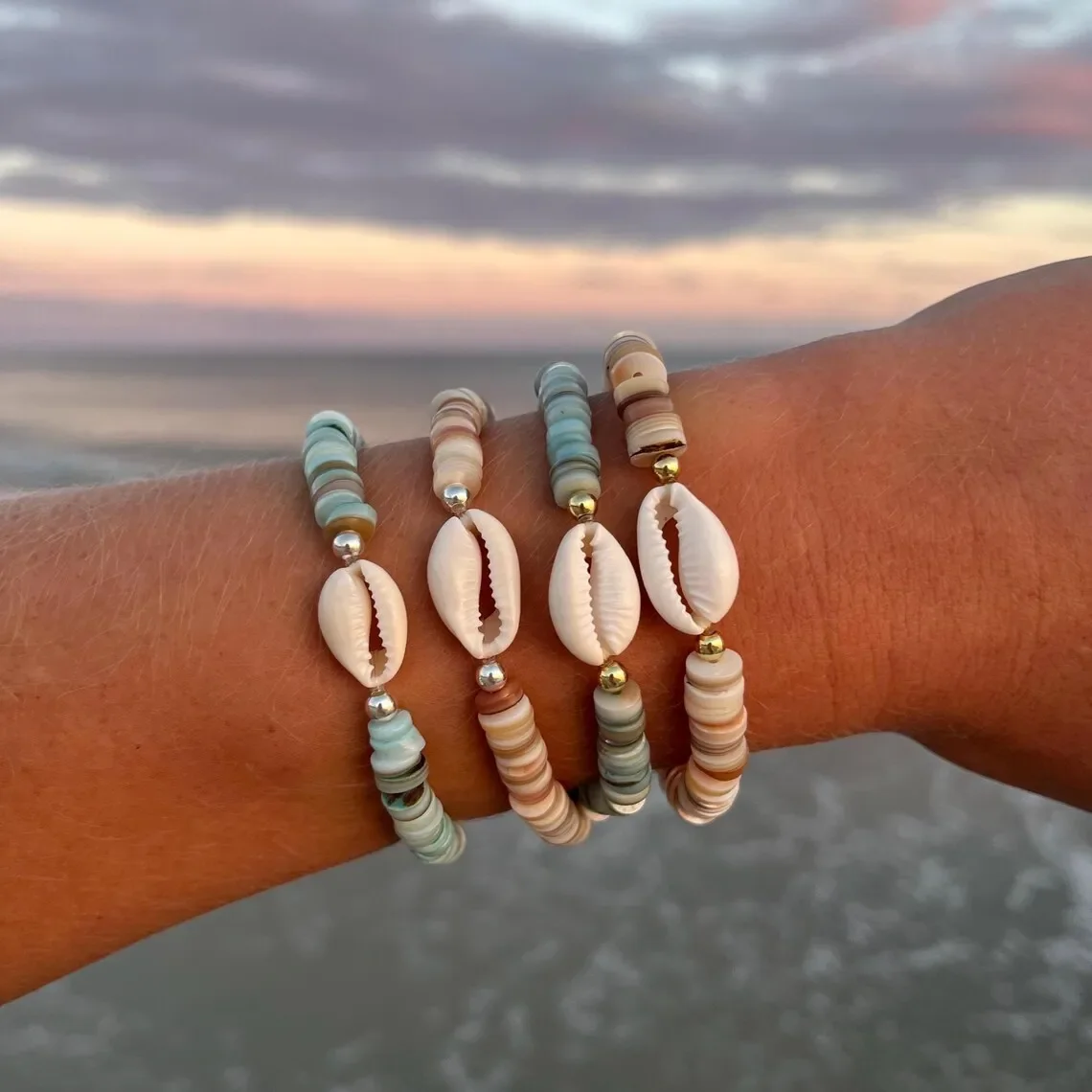 CCGOOD Women's Natural Shell Disc Bead Bracelet Adjustable Stretch Boho Beach Summer Jewelry Mother's Day Gift Pulseras Mujer
CCGOOD Women's Natural Shell Disc Bead Bracelet Adjustable Stretch Boho Beach Summer Jewelry Mother's Day Gift Pulseras Mujer