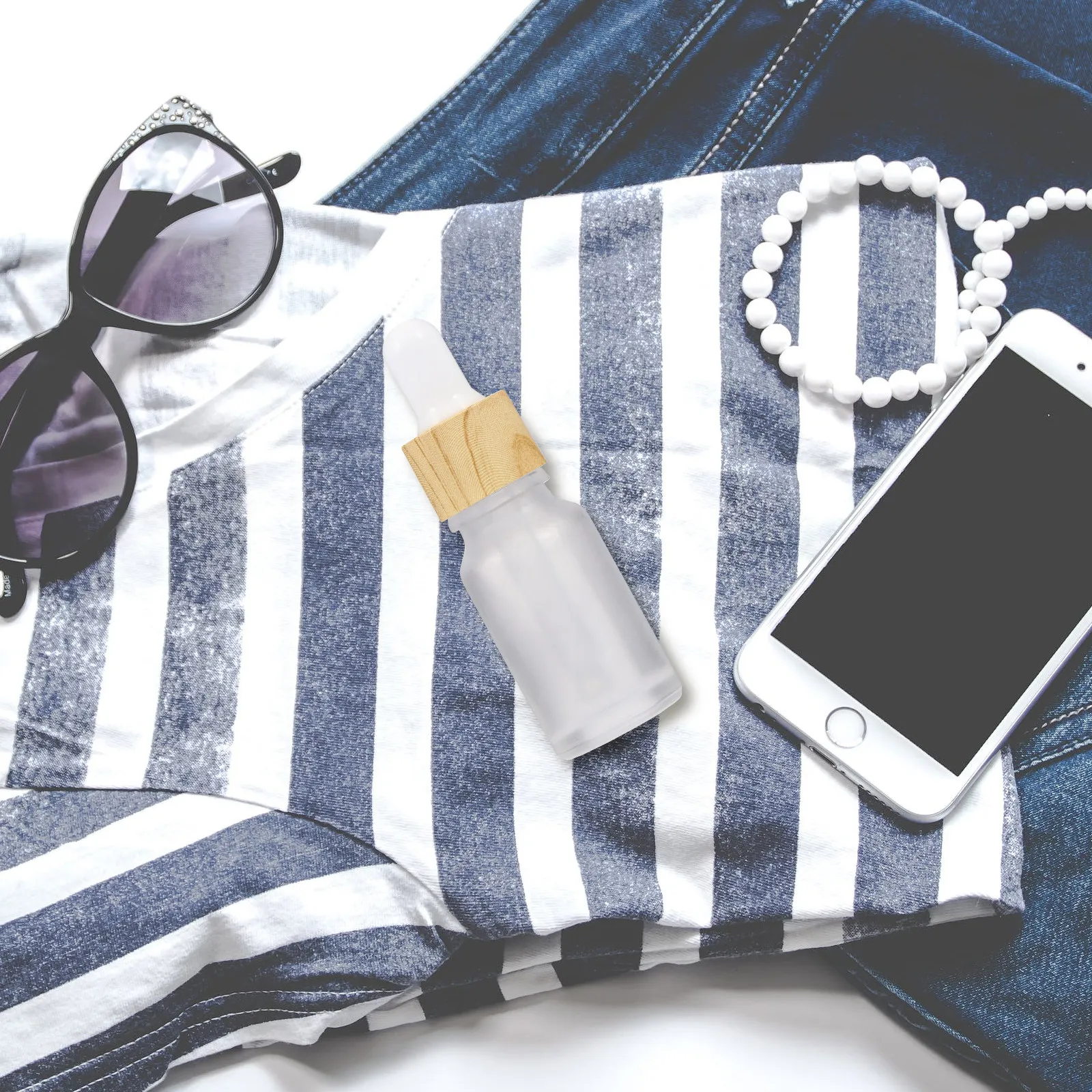 4Pcs Essential Oil Bottle Portable Glass Dropper Refillable Mini Bottles Travel Subpackaging Container Essential Oil Bottle
4Pcs Essential Oil Bottle Portable Glass Dropper Refillable Mini Bottles Travel Subpackaging Container Essential Oil Bottle