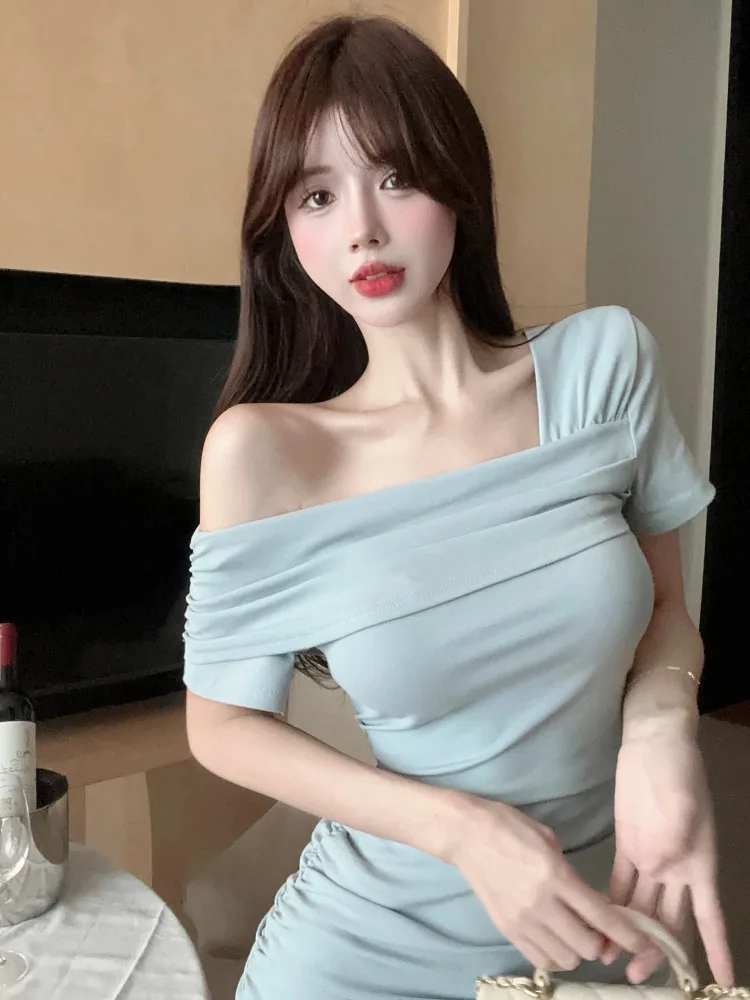 Casual One-Shoulder Bridesmaid Dress Women's Summer Sexy Slim-Fit Short Skirt Folded Collarbone Simple Leisure Dress for Youn...
Casual One-Shoulder Bridesmaid Dress Women's Summer Sexy Slim-Fit Short Skirt Folded Collarbone Simple Leisure Dress for Youn...
