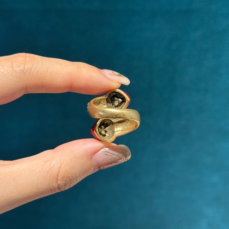 Vintage Heart Ring Big Red Love Gift Drip Oil Natural Stone Gold Color Rhinestone For Woman Accessories Luxury Jewelry Wedding
Vintage Heart Ring Big Red Love Gift Drip Oil Natural Stone Gold Color Rhinestone For Woman Accessories Luxury Jewelry Wedding
