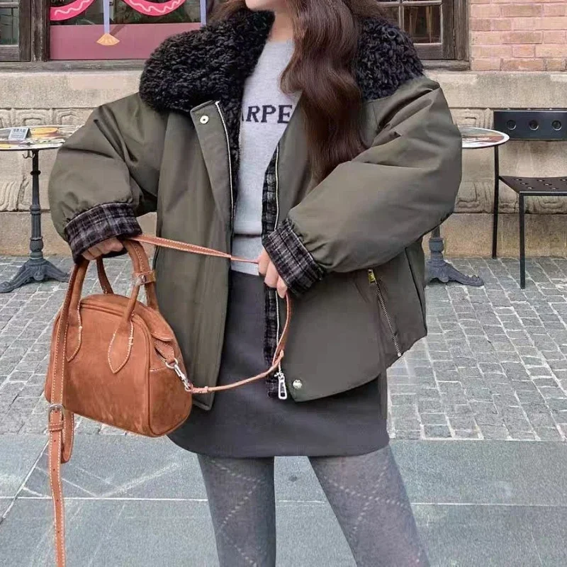 Бархатное утолщенное бархатное пальто с лацканами ягненка, новинка 2025, осенне-зимнее женское пальто
Бархатное утолщенное бархатное пальто с лацканами ягненка, новинка 2025, осенне-зимнее женское пальто