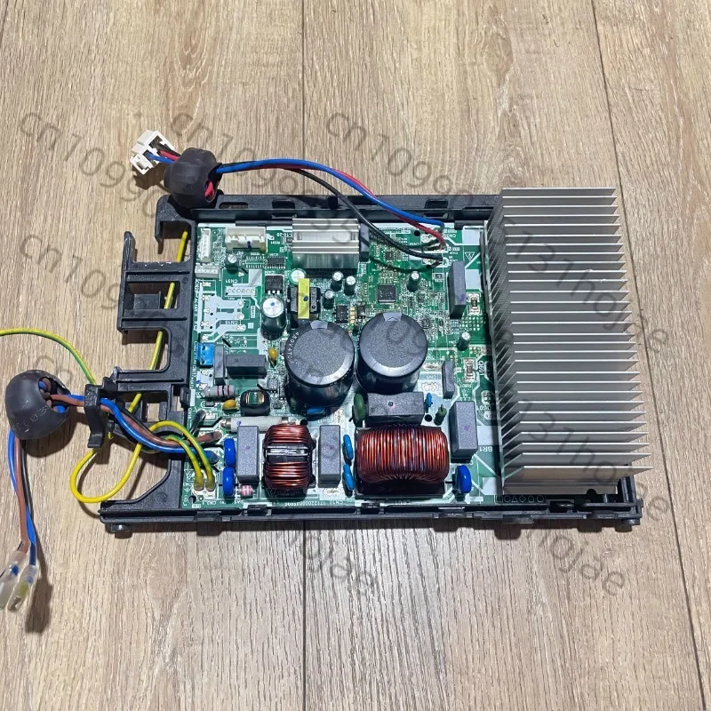 Suitable for Midea Air Conditioner Inverter Motherboard 17122000045996 Electrical Box KFR-35W/BP3N1
Suitable for Midea Air Conditioner Inverter Motherboard 17122000045996 Electrical Box KFR-35W/BP3N1