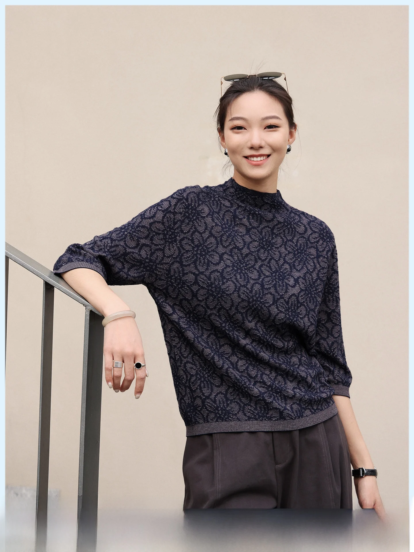 Casual round Neck Seven Sleeve T-Shirt Women's Fashion Slimming Floral Embroidery Top Breathable Comfortable Summer New Arrival
Casual round Neck Seven Sleeve T-Shirt Women's Fashion Slimming Floral Embroidery Top Breathable Comfortable Summer New Arrival