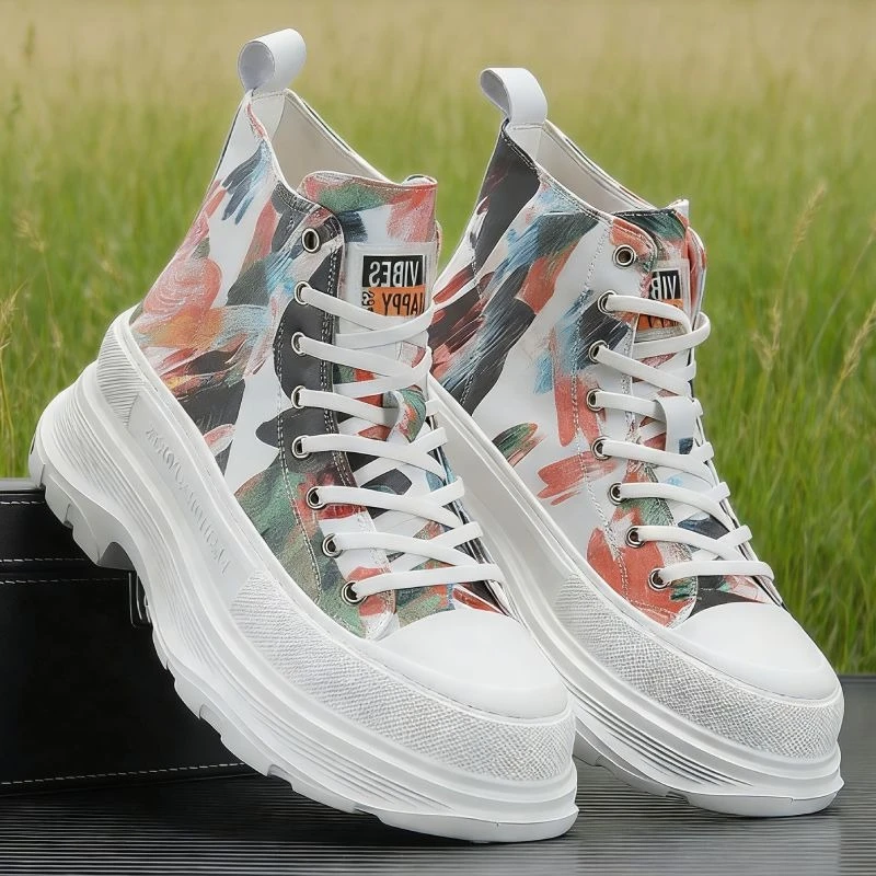 Мужские высокие кроссовки на толстой подошве, новинка 2026, модные ботильоны с внутренней стороны, мужская повседневная обувь на платформе с принтом граффити
Мужские высокие кроссовки на толстой подошве, новинка 2026, модные ботильоны с внутренней стороны, мужская повседневная обувь на платформе с принтом граффити