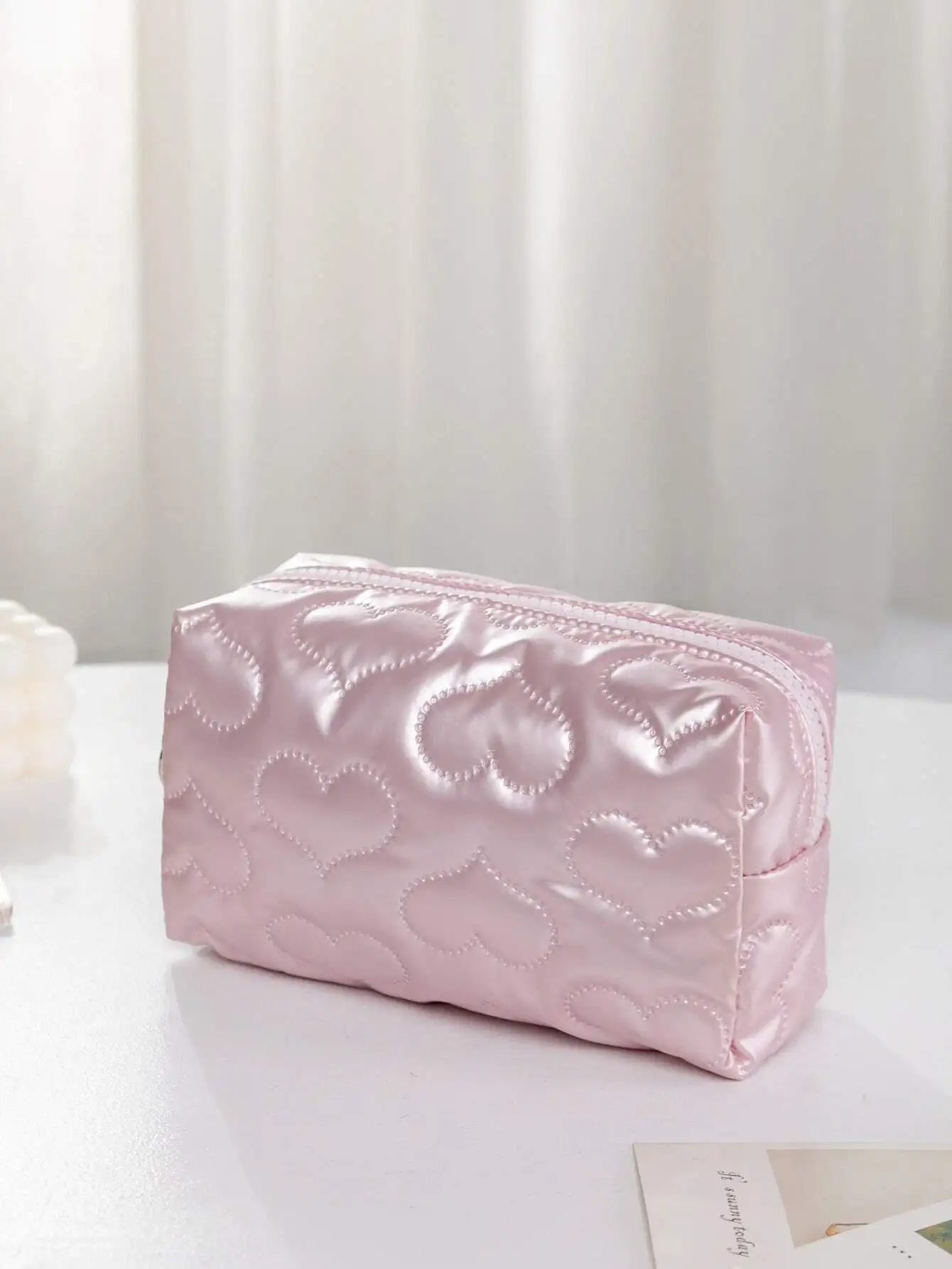 1pc Fashionable Heart Textured Cosmetic Bag, Makeup Bag Makeup Pouch Skincare Bag Toiletry Bag Packing Cubes, Travel Essentials Cruise Essentials Dorm Essentials, Wedding Bridesmaid Gifts, Mom Gifts, Birthday Gifts, Gifts For Friends And Teachers, Home D
1pc Fashionable Heart Textured Cosmetic Bag, Makeup Bag Makeup Pouch Skincare Bag Toiletry Bag Packing Cubes, Travel Essentials Cruise Essentials Dorm Essentials, Wedding Bridesmaid Gifts, Mom Gifts, Birthday Gifts, Gifts For Friends And Teachers, Home D