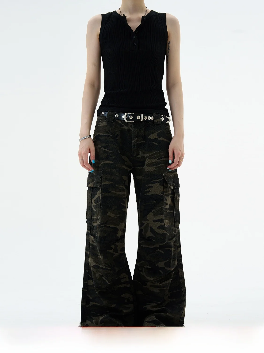 American Retro Camouflage Workwear Jeans Men's Waed Design Loose Casual Pants Cotton mid Waist Zipper Fly Casual Scene
American Retro Camouflage Workwear Jeans Men's Waed Design Loose Casual Pants Cotton mid Waist Zipper Fly Casual Scene