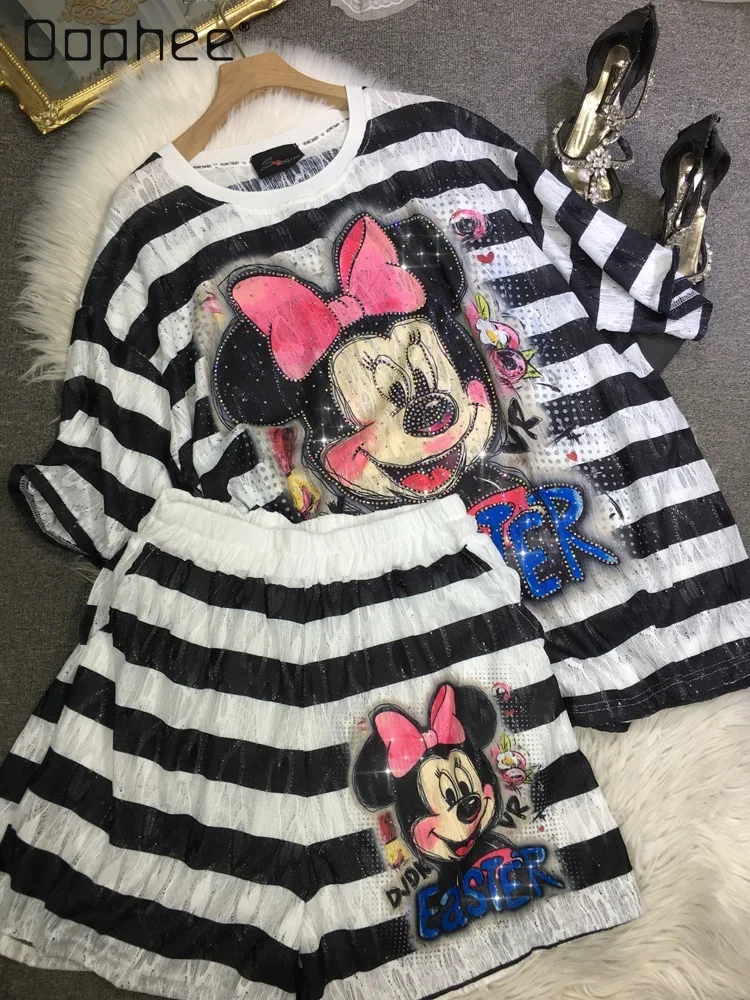 Hot Diamond Two-piece Set Cute Cartoon Print Striped Hollow Lace Loose Casual T-shirt + Shorts Two Piece Sets Womens Outifits
Hot Diamond Two-piece Set Cute Cartoon Print Striped Hollow Lace Loose Casual T-shirt + Shorts Two Piece Sets Womens Outifits