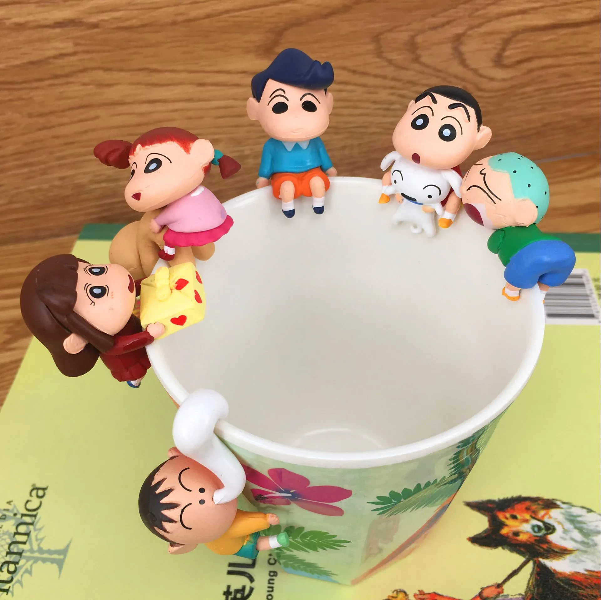 Crayon Shin-Chan кружка обод второй пружины крученое Яйцо Украшение спасательная оборона команда чашка подвесная коробка украшение стола коллекционный подарок
Crayon Shin-Chan кружка обод второй пружины крученое Яйцо Украшение спасательная оборона команда чашка подвесная коробка украшение стола коллекционный подарок