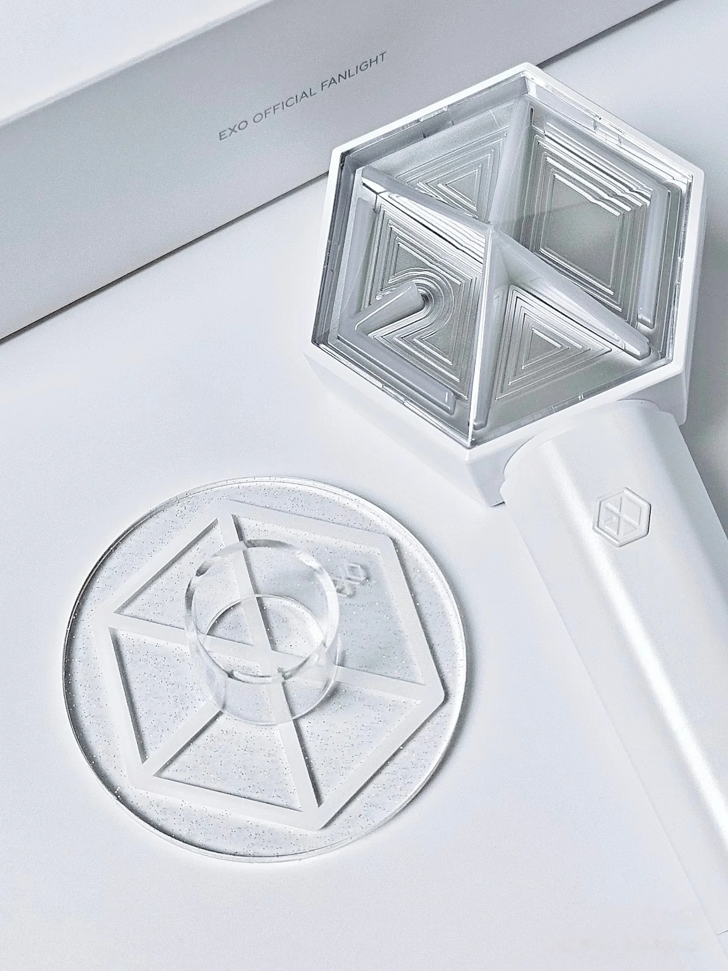 EXO-L Kpop Hot Idol Group EXO Fanlight 3.0 Storage Base SUHO D.O. SEHUN KAI CHANYEOL BAEKHYUN High Quality Original Acrylic Base
EXO-L Kpop Hot Idol Group EXO Fanlight 3.0 Storage Base SUHO D.O. SEHUN KAI CHANYEOL BAEKHYUN High Quality Original Acrylic Base