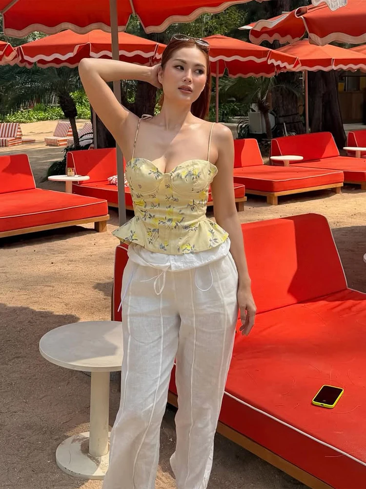Women Sexy Spaghetti Strap Floral Print Top Sweetheart Neck Peplum Yellow Tie Front Sleeveless Blouse Daily New Lady Party Vests
Women Sexy Spaghetti Strap Floral Print Top Sweetheart Neck Peplum Yellow Tie Front Sleeveless Blouse Daily New Lady Party Vests