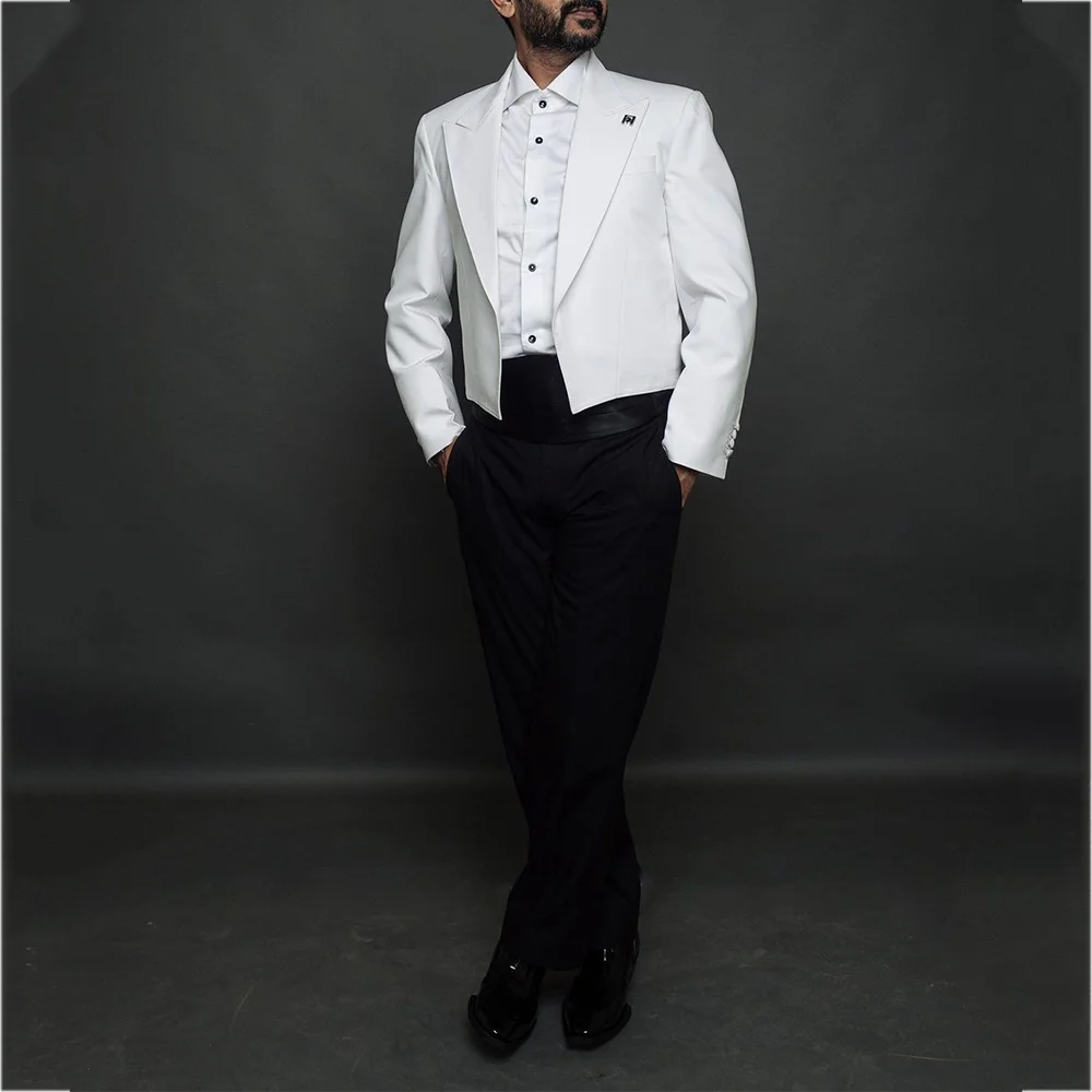 White And Black Contrast Suit For Men Elegant Fashion Peaked Lapel Regular Fitted Outfits Two Pieces Formal Party Male Set
White And Black Contrast Suit For Men Elegant Fashion Peaked Lapel Regular Fitted Outfits Two Pieces Formal Party Male Set