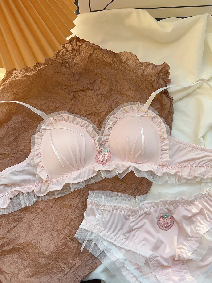 Japanese-style sweet cute lingerie, French sheer mesh thin wireless triangle cup bra set
Japanese-style sweet cute lingerie, French sheer mesh thin wireless triangle cup bra set