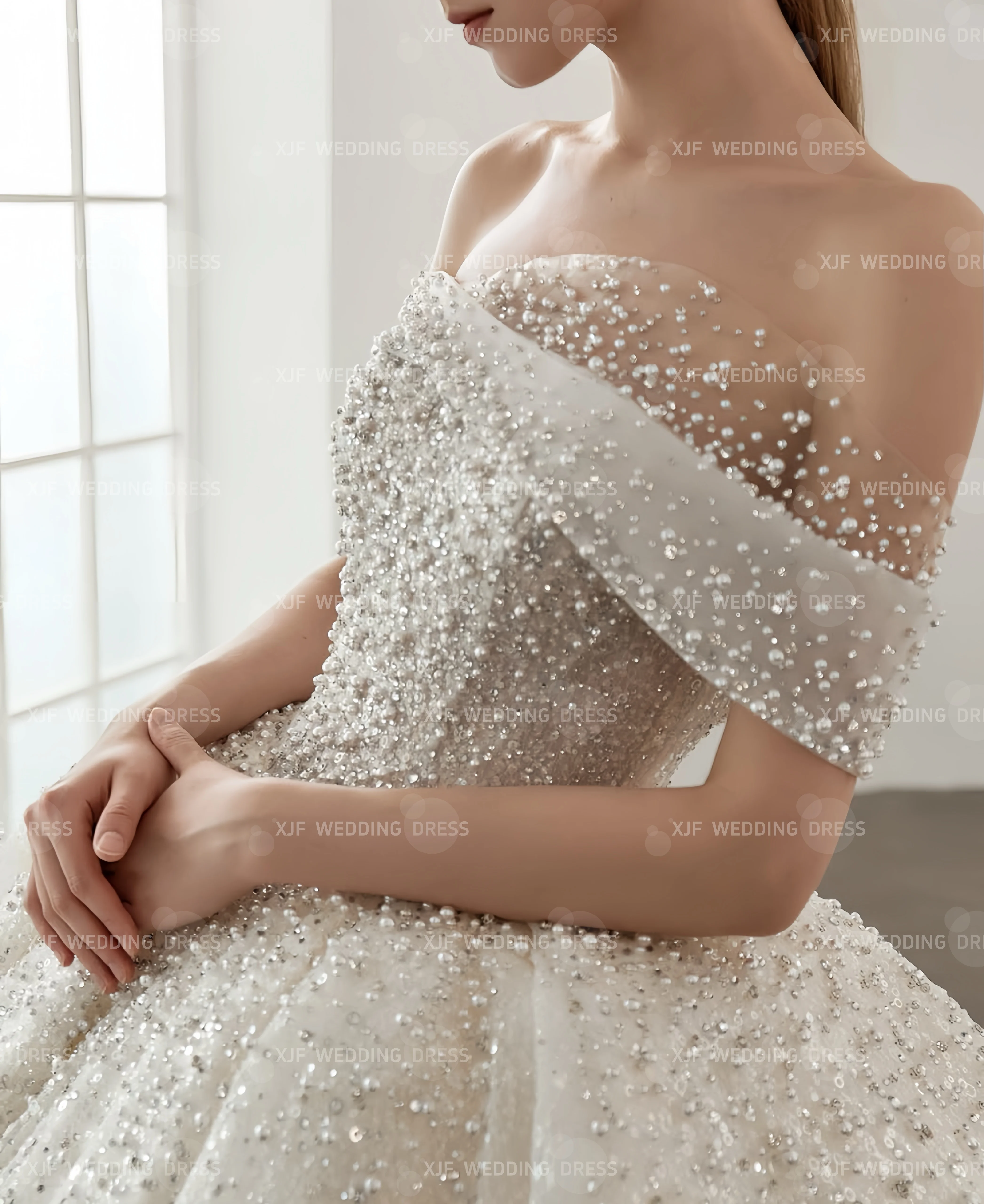 Customzied strapless sleeveless Ball Gown beaded wedding dress vestidos de novia amanda novias amanda novias official
Customzied strapless sleeveless Ball Gown beaded wedding dress vestidos de novia amanda novias amanda novias official