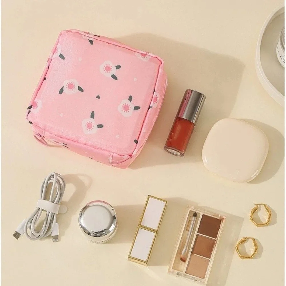 Cute Portable Mini Storage Pouch Large Capacity Flower Menstrual Pad Bag Bear Organizer Square Storage Bag Coin Purse
Cute Portable Mini Storage Pouch Large Capacity Flower Menstrual Pad Bag Bear Organizer Square Storage Bag Coin Purse