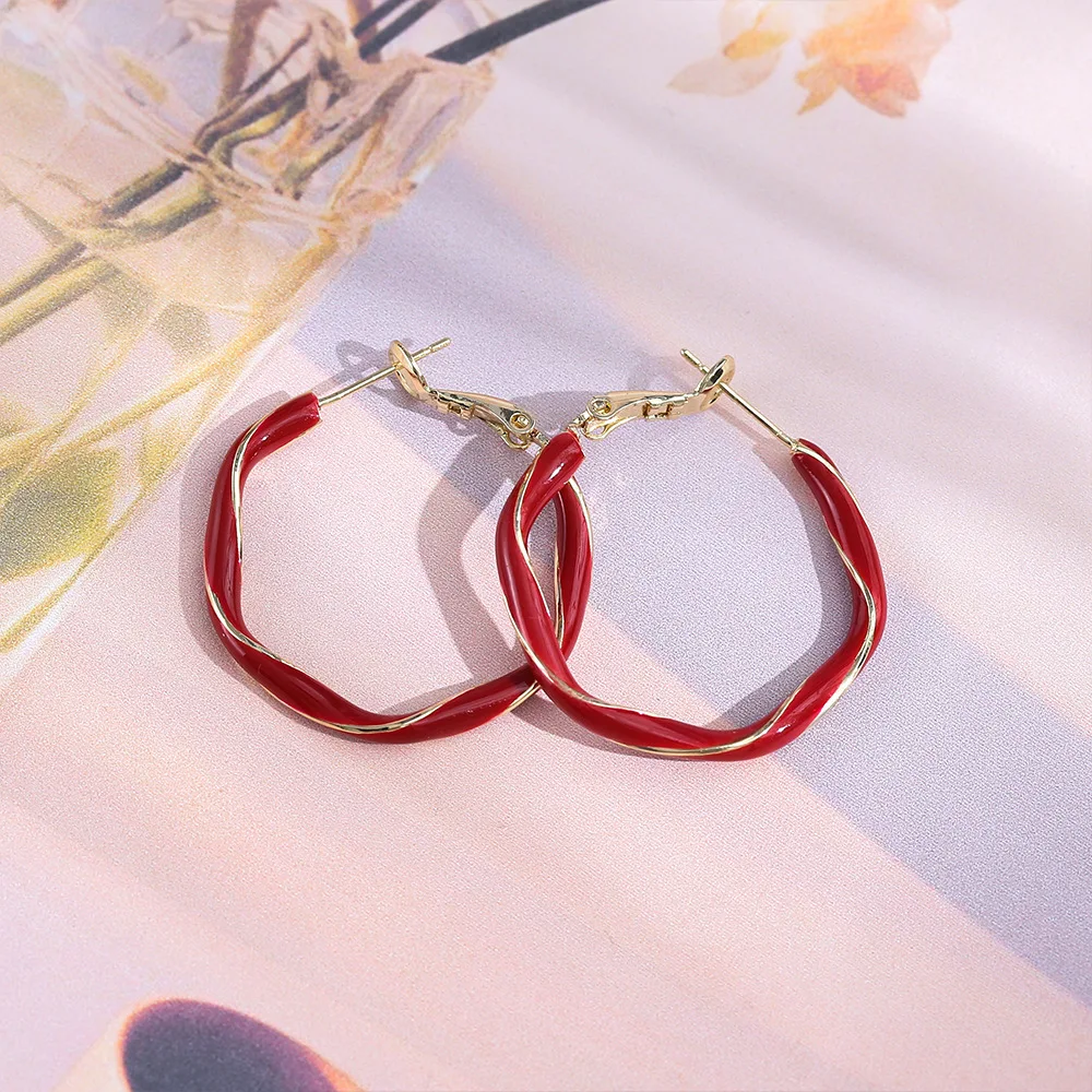 Ankara red twist gold wire earrings, high-end, stylish, exquisite, exaggerated large earrings, niche design earrings
Ankara red twist gold wire earrings, high-end, stylish, exquisite, exaggerated large earrings, niche design earrings
