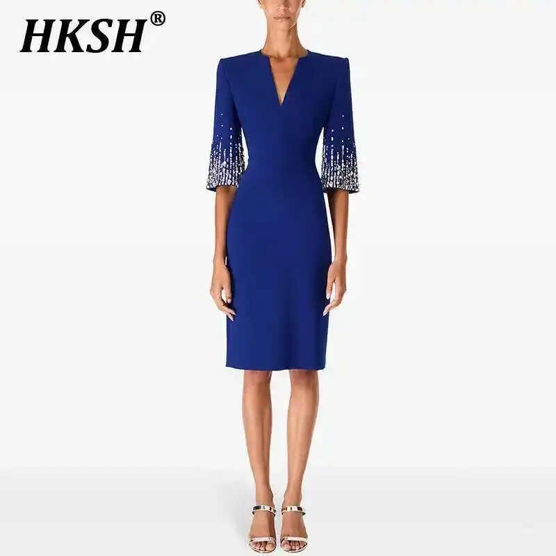 HKSH 2025 Fashion Spring Summer New Women Heavy Nail Bead Diamond Mid Sleeve V-neck Knee Length Dress Chic Elegant Skirts HK4220
HKSH 2025 Fashion Spring Summer New Women Heavy Nail Bead Diamond Mid Sleeve V-neck Knee Length Dress Chic Elegant Skirts HK4220