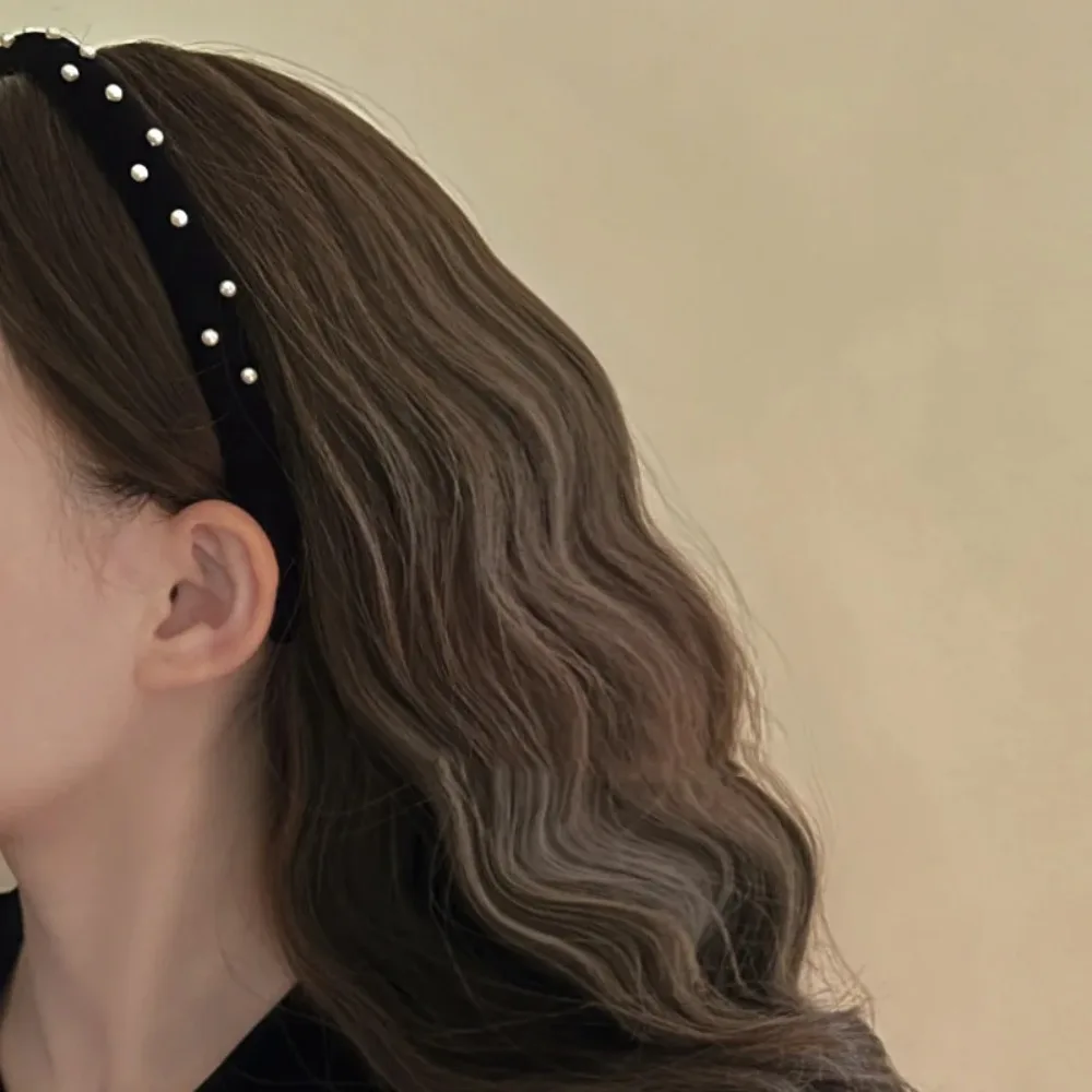 "Trend 2026" French vintage sweet wine red pearl velvet headband girls go out with everything simple fine edge headband headwear
"Trend 2026" French vintage sweet wine red pearl velvet headband girls go out with everything simple fine edge headband headwear