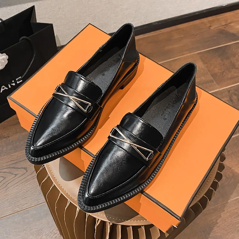 Новая женская обувь, модная повседневная обувь, кожаная обувь на высоком каблуке в консервативном стиле, лоферы без шнуровки для девочек
Новая женская обувь, модная повседневная обувь, кожаная обувь на высоком каблуке в консервативном стиле, лоферы без шнуровки для девочек