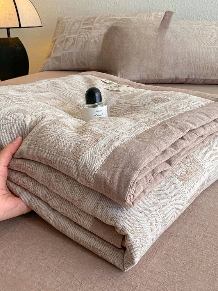 Pure Cotton Tee-Layer Tfeta Summer Cooln Quilt Soybean Air Conditioning Quilt Four-Piece Set Single/Dual Waable Thin...
Pure Cotton Tee-Layer Tfeta Summer Cooln Quilt Soybean Air Conditioning Quilt Four-Piece Set Single/Dual Waable Thin...
