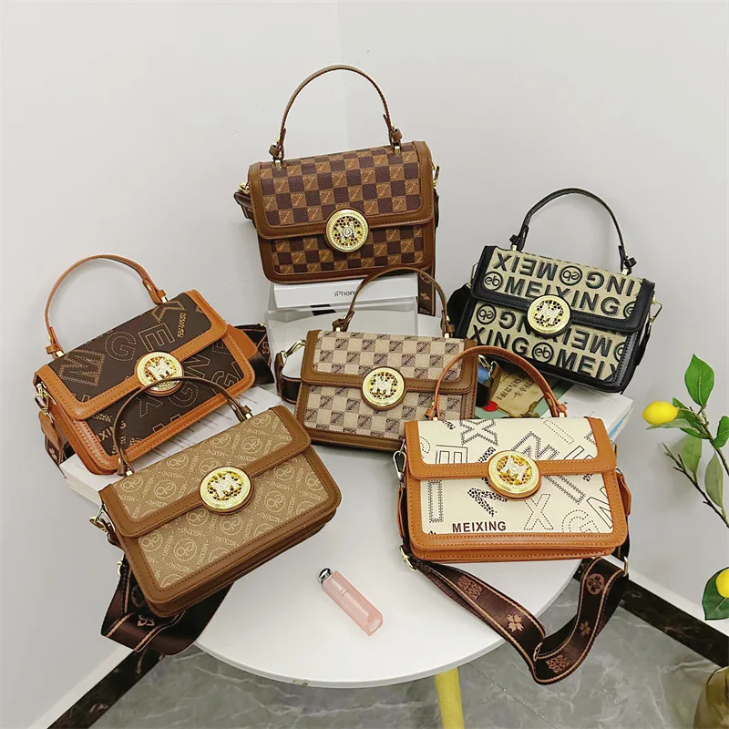 Thisretroprintedhandbagisanewstyleofsmallquarebag с модным и универсальным дизайном. Это сумка через плечо на одно плечо.
Thisretroprintedhandbagisanewstyleofsmallquarebag с модным и универсальным дизайном. Это сумка через плечо на одно плечо.