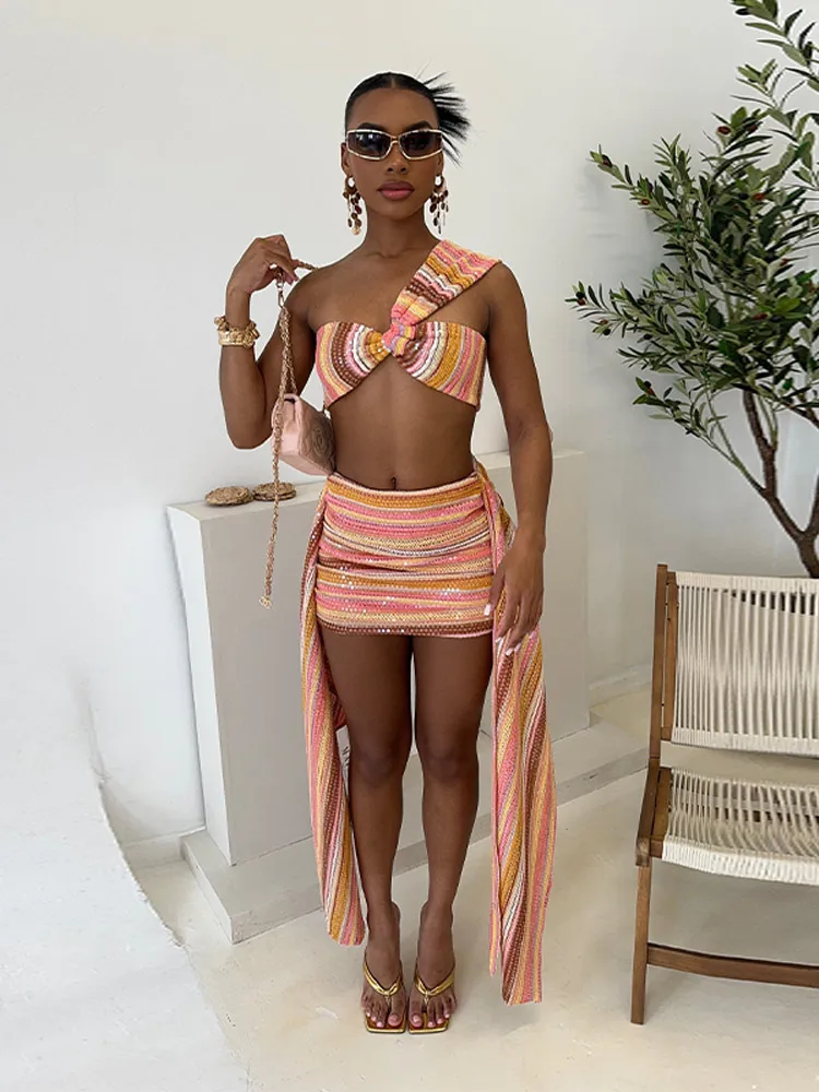Chic Women Sequined Knitted Contrast Sleeveless Short Top And Sexy Bodycon Slim Mini Skirt Summer Vacation Beachwear 2026 Set
Chic Women Sequined Knitted Contrast Sleeveless Short Top And Sexy Bodycon Slim Mini Skirt Summer Vacation Beachwear 2026 Set