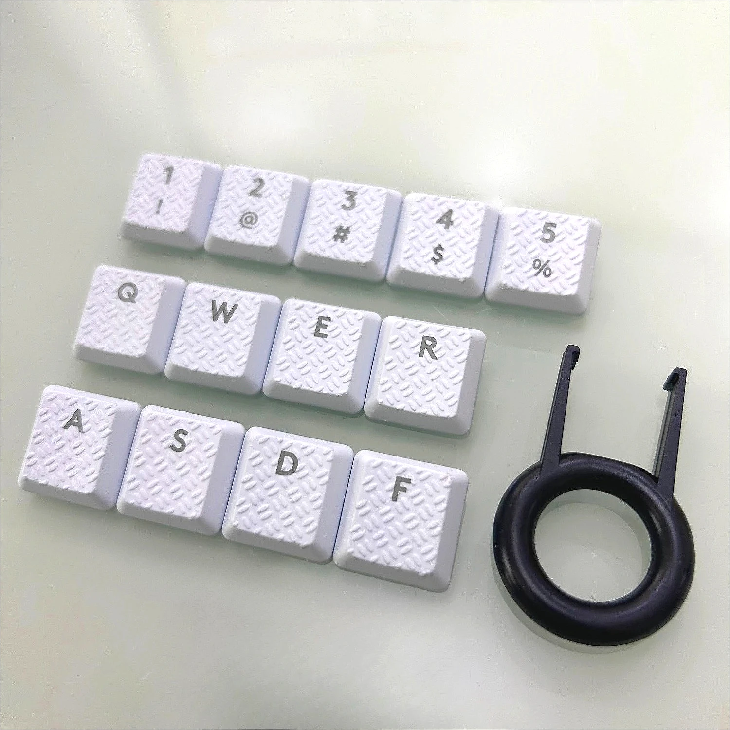 DIY threaded translucent keycaps, compatible with Logitech G813/G815/G913/G915 TKL RGB mechanical gaming keyboard, game specific
DIY threaded translucent keycaps, compatible with Logitech G813/G815/G913/G915 TKL RGB mechanical gaming keyboard, game specific