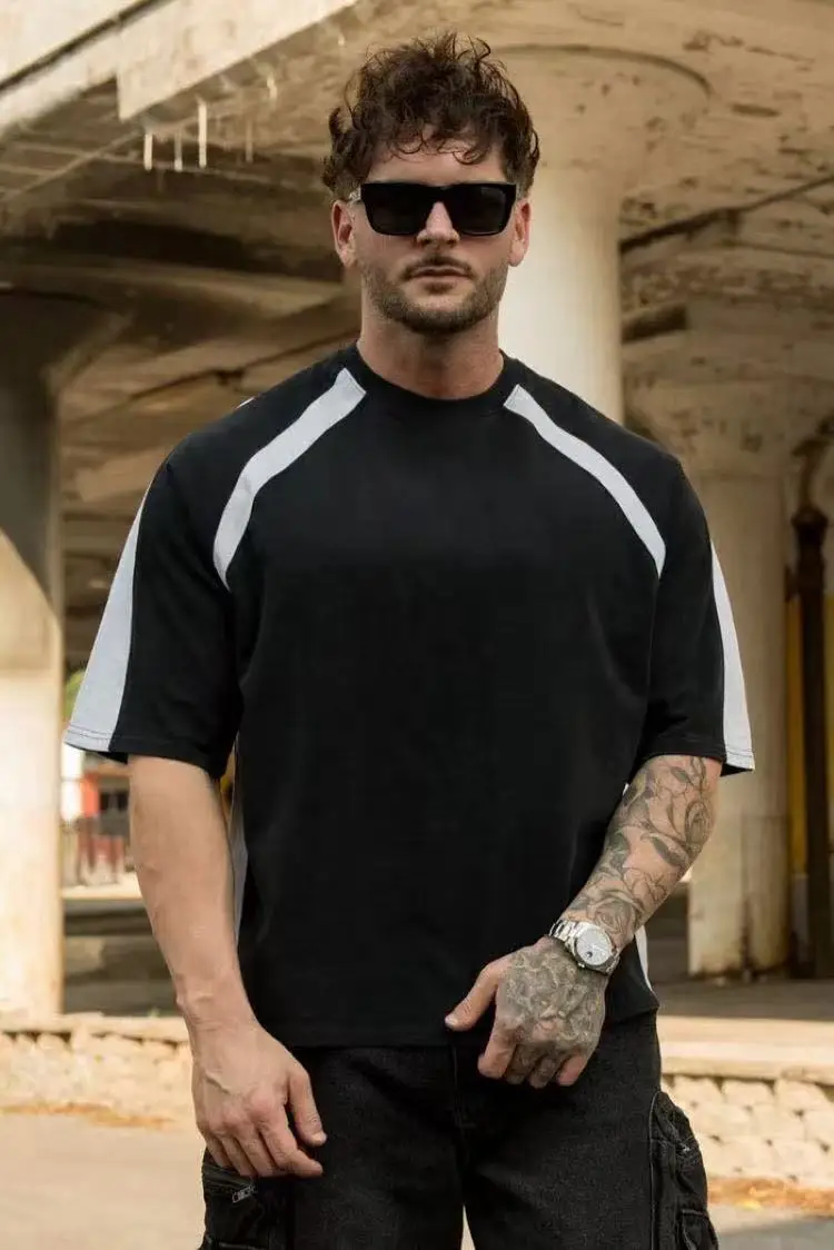 American New Men's Oversized T-Shirt Jogging Gym Sports Fitness Camouflage Stitching YOUNG Monogram Print Short Sleeves
American New Men's Oversized T-Shirt Jogging Gym Sports Fitness Camouflage Stitching YOUNG Monogram Print Short Sleeves