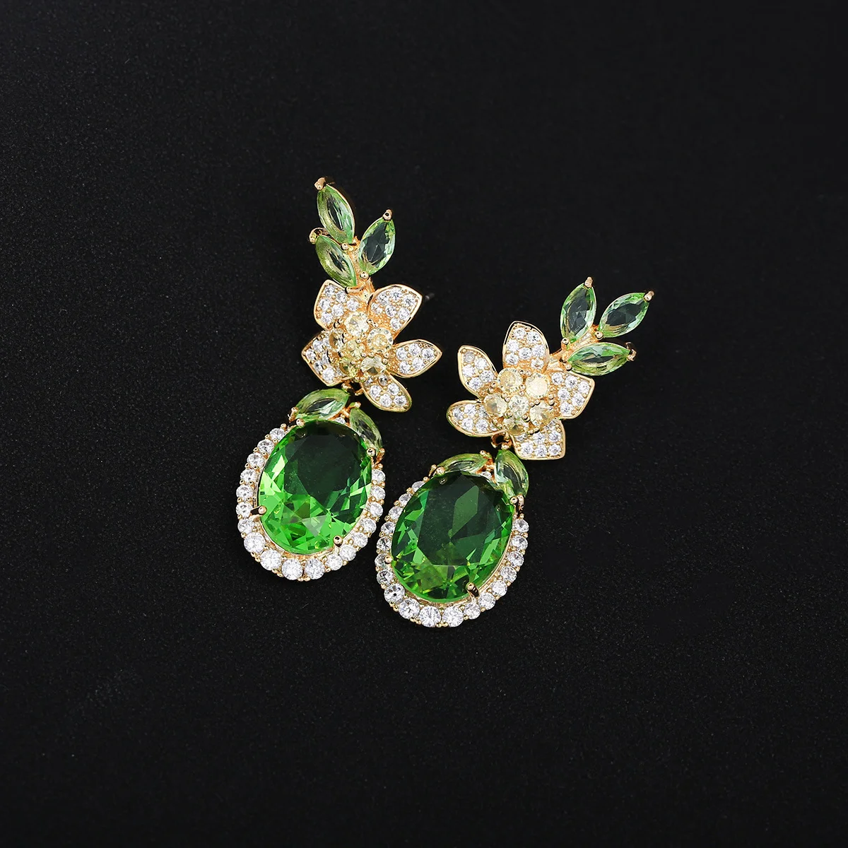 925 Silver Needle Luxury Flower Emerald Gemstone Drop Earrings, Elegant Bridal Wedding Jewelry Gift for Women
925 Silver Needle Luxury Flower Emerald Gemstone Drop Earrings, Elegant Bridal Wedding Jewelry Gift for Women