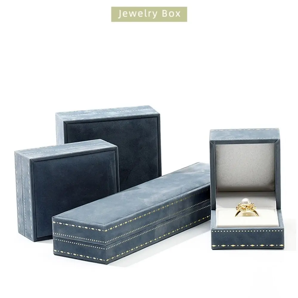 Dustproof Vintage Small Jewelry Box Purfle Luxury Velvet Rings Box Storage Packing Flannel Bracelets Box Gift
Dustproof Vintage Small Jewelry Box Purfle Luxury Velvet Rings Box Storage Packing Flannel Bracelets Box Gift