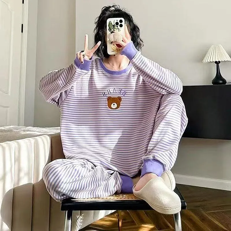 Новый комплект женской пижамы в полоску: свободные брюки и топ с длинным рукавом для дома и сна, весна-осень
Новый комплект женской пижамы в полоску: свободные брюки и топ с длинным рукавом для дома и сна, весна-осень