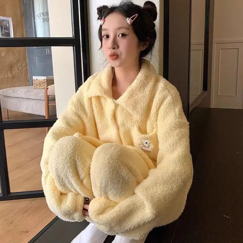 Пижамный комплект для девочек, теплая ночная рубашка, утепленные женские брюки с длинными рукавами, халат, домашняя одежда, зимняя коралловая бархатная одежда для дома с героями мультфильмов
Пижамный комплект для девочек, теплая ночная рубашка, утепленные женские брюки с длинными рукавами, халат, домашняя одежда, зимняя коралловая бархатная одежда для дома с героями мультфильмов