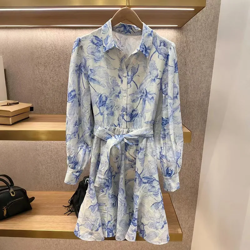 2025 Spring/Summer New Blue Floral Print Classic Shirt Collar Strap Slimming Waist Long Sleeve Linen Dress Woman
2025 Spring/Summer New Blue Floral Print Classic Shirt Collar Strap Slimming Waist Long Sleeve Linen Dress Woman