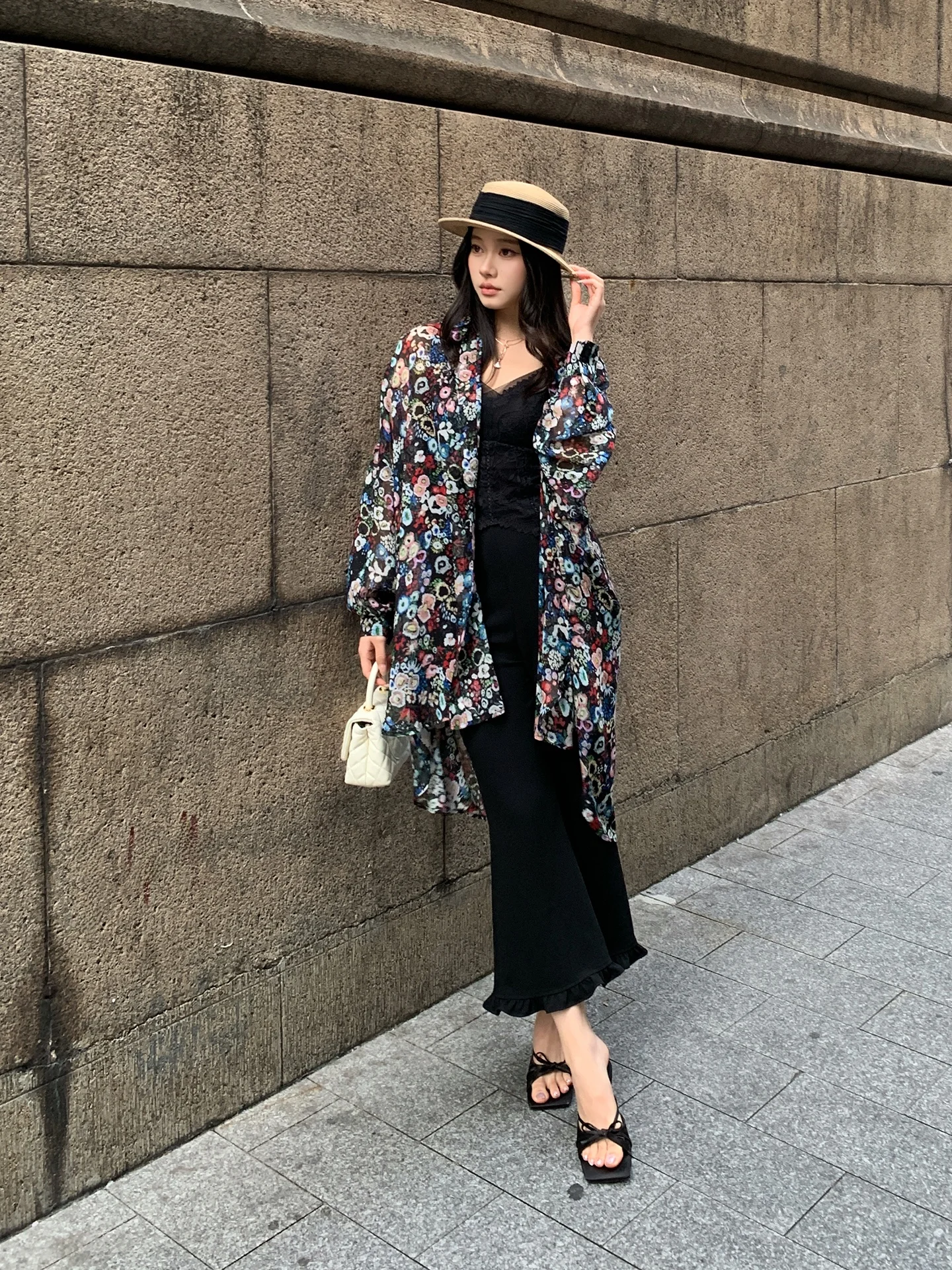 Lao Yang Family Silk Dress ME Floral Garden Print 100% Silk Women's Shirt Lightweight Luxury Loose Fit Slimming Effect
Lao Yang Family Silk Dress ME Floral Garden Print 100% Silk Women's Shirt Lightweight Luxury Loose Fit Slimming Effect