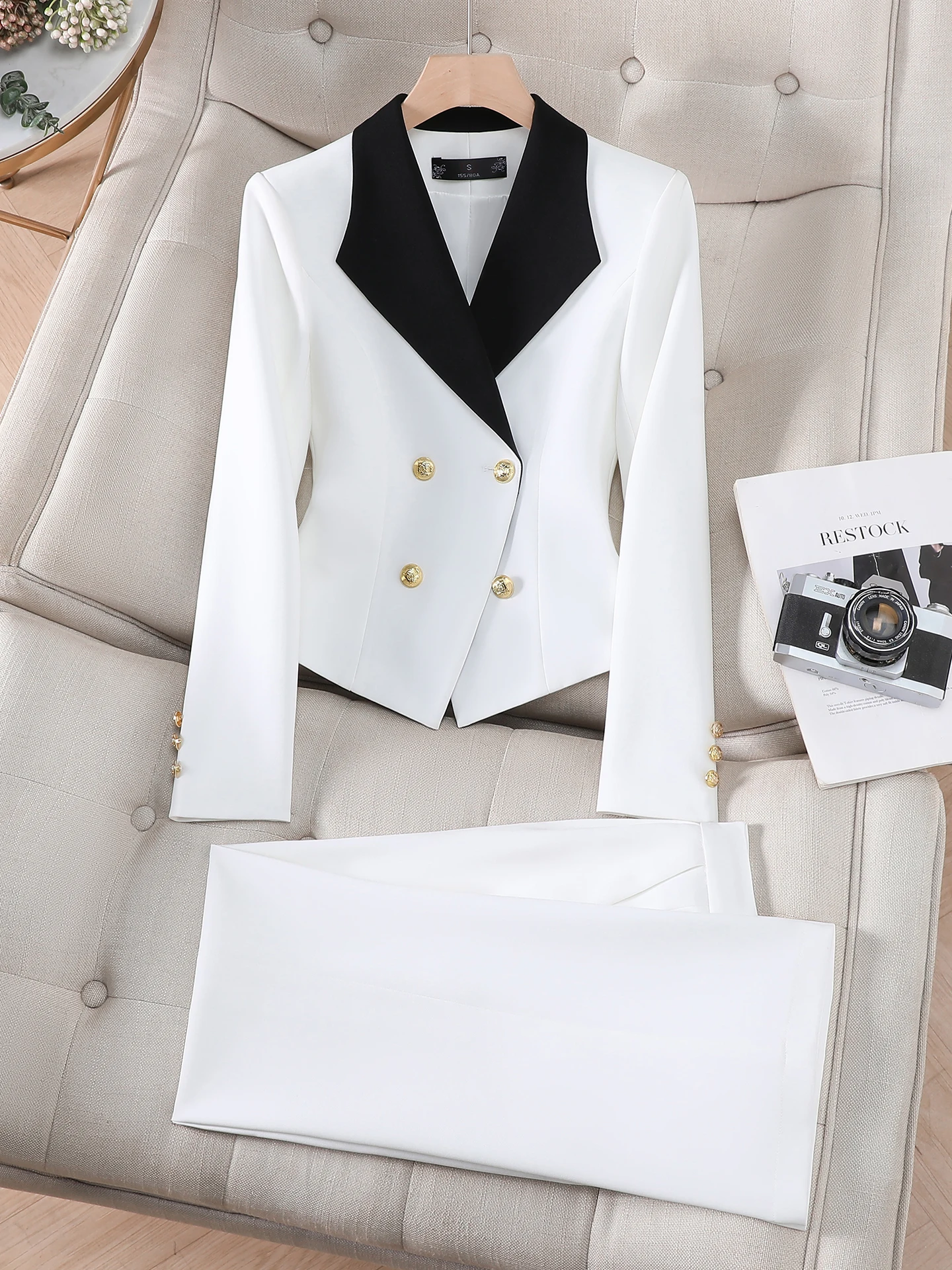Black Short Suit Jacket Women's Casual Fashionable Versatile Small Size Ladies' Suit Set 2026 New Spring Polyester Fiber
Black Short Suit Jacket Women's Casual Fashionable Versatile Small Size Ladies' Suit Set 2026 New Spring Polyester Fiber
