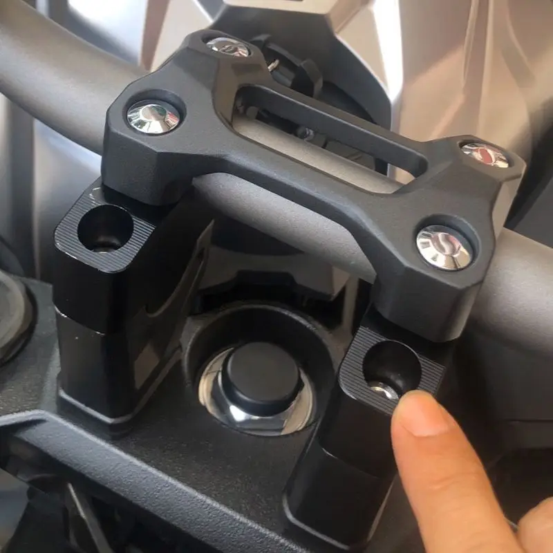 For HONDA CB650R faucet handlebar pressure code, handlebar gland, handlebar fixed seat upper cover
For HONDA CB650R faucet handlebar pressure code, handlebar gland, handlebar fixed seat upper cover