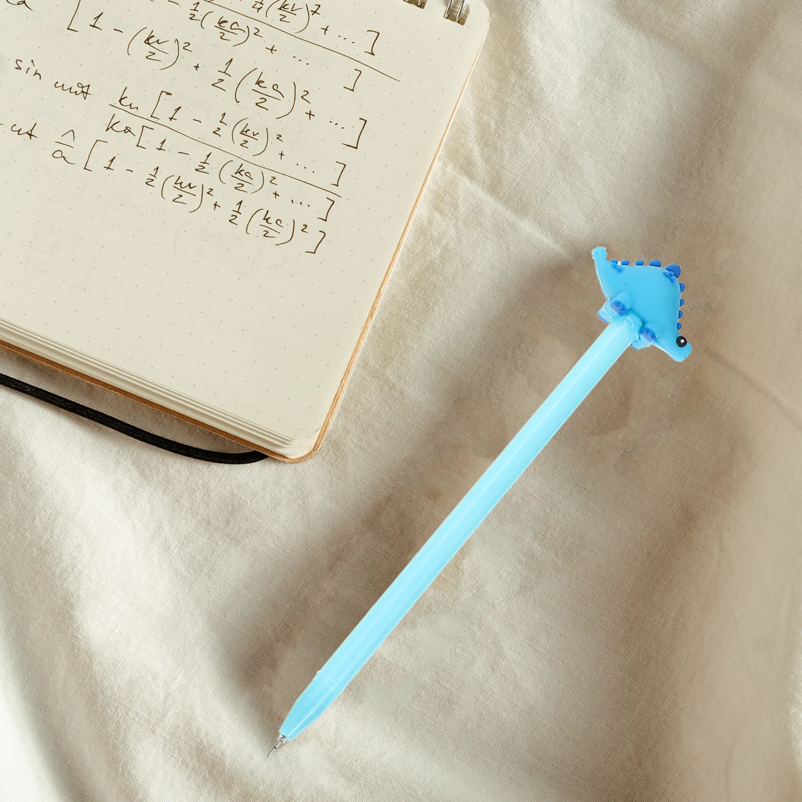 16Pcs Dinosaur Black Gel Pens Cartoon Fine Tip Pens Smooth Writing School Office Student Stationery Fine Point Pen
16Pcs Dinosaur Black Gel Pens Cartoon Fine Tip Pens Smooth Writing School Office Student Stationery Fine Point Pen