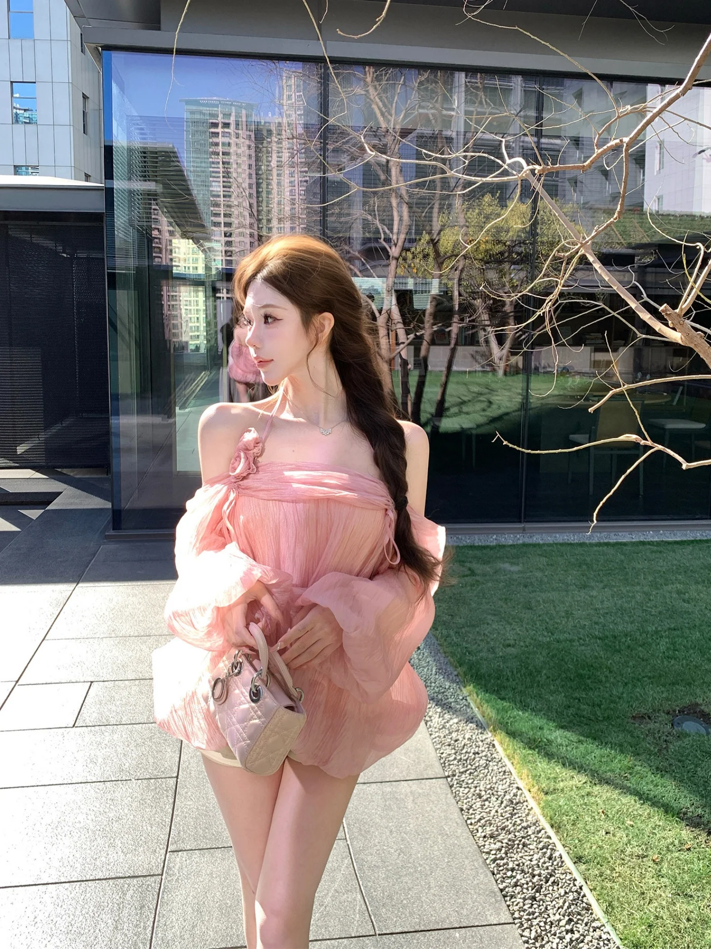 Pink Off-Shoulder Chiffon Shirt Women's Gentle Style Design Loose Fit Beautiful Spring Season Casual Wear Breathable Long Sleeve
Pink Off-Shoulder Chiffon Shirt Women's Gentle Style Design Loose Fit Beautiful Spring Season Casual Wear Breathable Long Sleeve