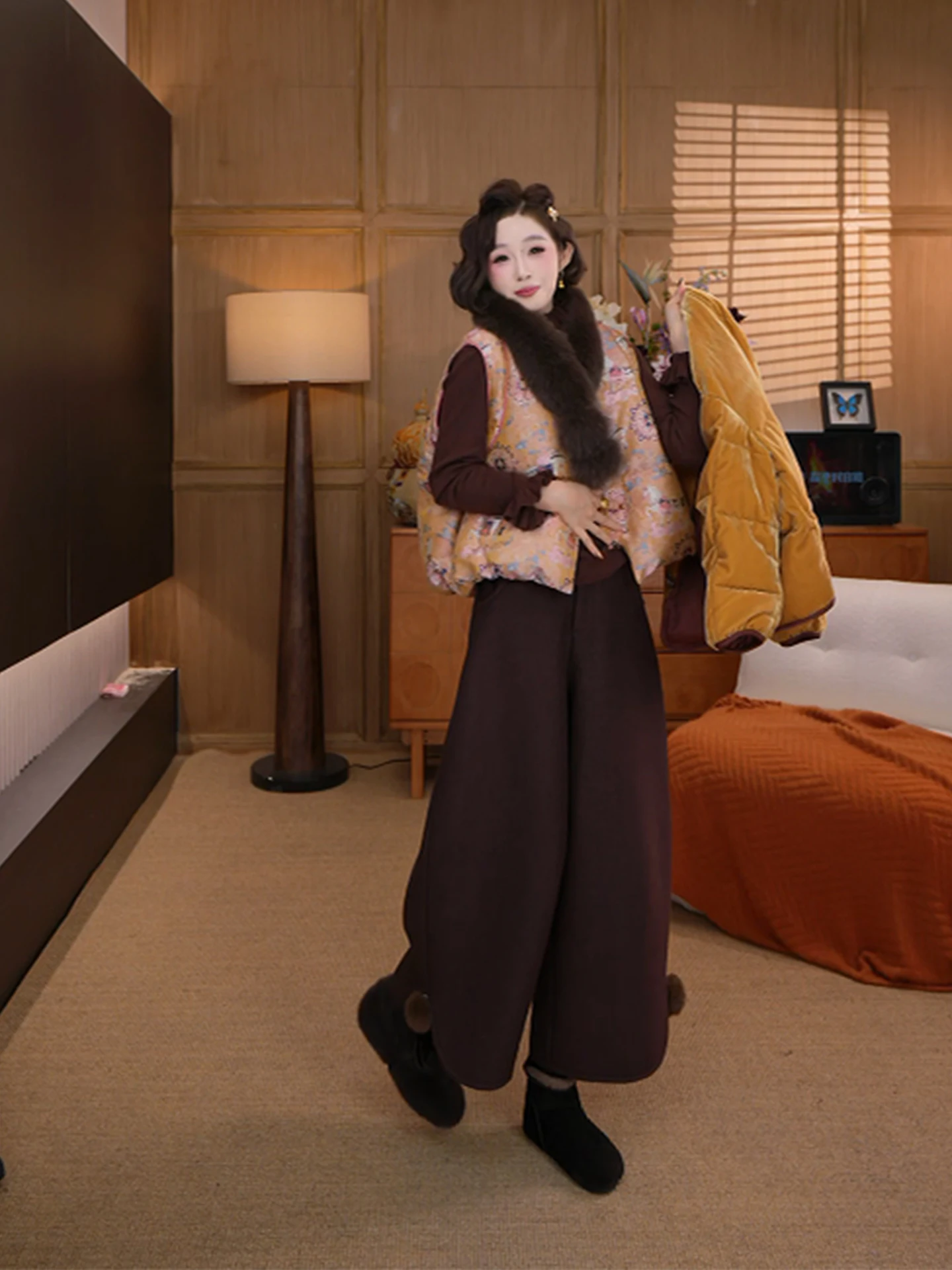 Жилет Yolo осенне-зимний, утепленный, из ацетатного шелка, с наполнителем из белого гусиного пуха, женский, модный, теплый, с круглым вырезом, без рукавов
Жилет Yolo осенне-зимний, утепленный, из ацетатного шелка, с наполнителем из белого гусиного пуха, женский, модный, теплый, с круглым вырезом, без рукавов