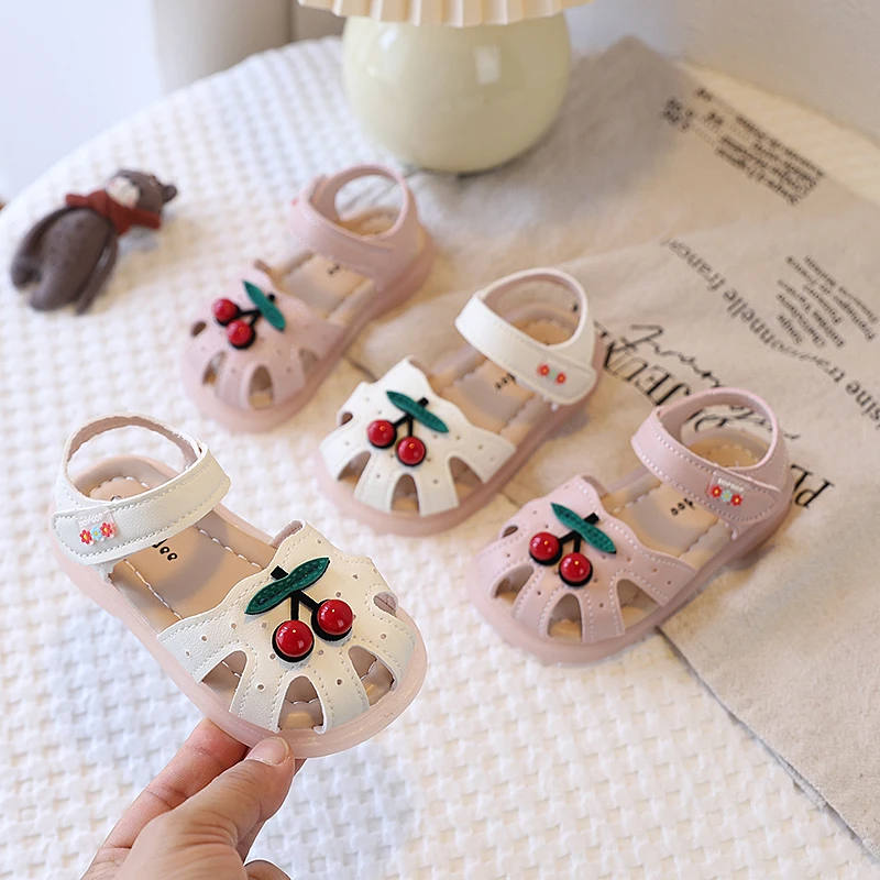 Children's Shoes Girls' Summer 2026 Cartoon Cherry Breathable Sandals Lightweight Cute Children's Beach Shoes with Soft Bottom
Children's Shoes Girls' Summer 2026 Cartoon Cherry Breathable Sandals Lightweight Cute Children's Beach Shoes with Soft Bottom