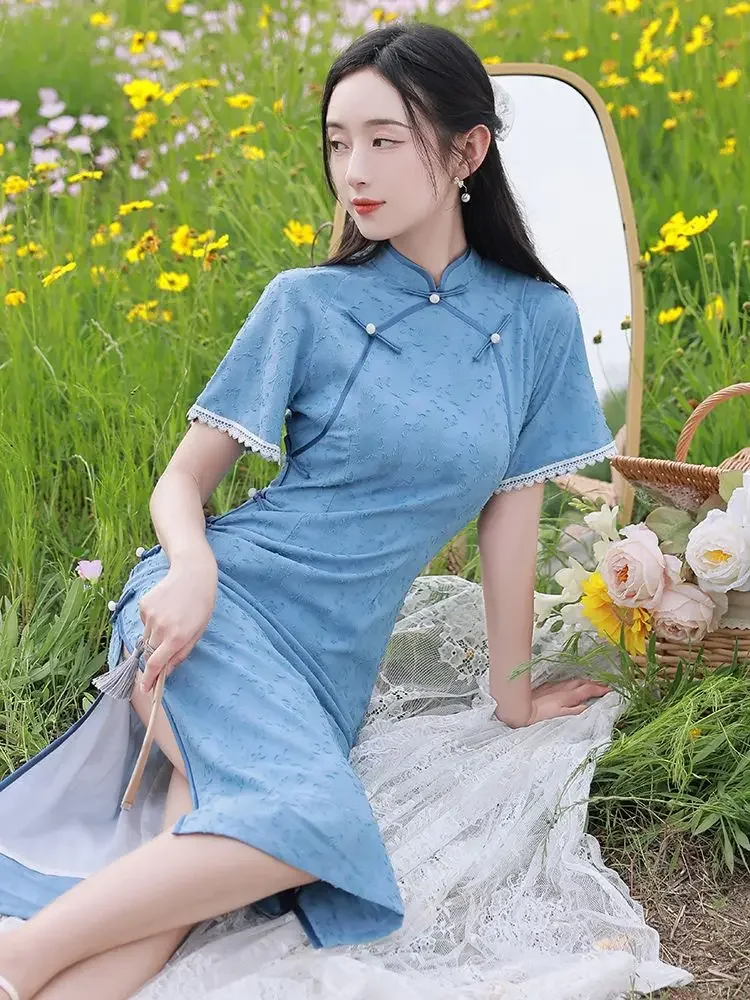 Синий Cheongsam, новинка 2025, летнее молодежное стильное улучшенное элегантное повседневное элитное свежее длинное платье Ципао в стиле ретро для девочек
Синий Cheongsam, новинка 2025, летнее молодежное стильное улучшенное элегантное повседневное элитное свежее длинное платье Ципао в стиле ретро для девочек