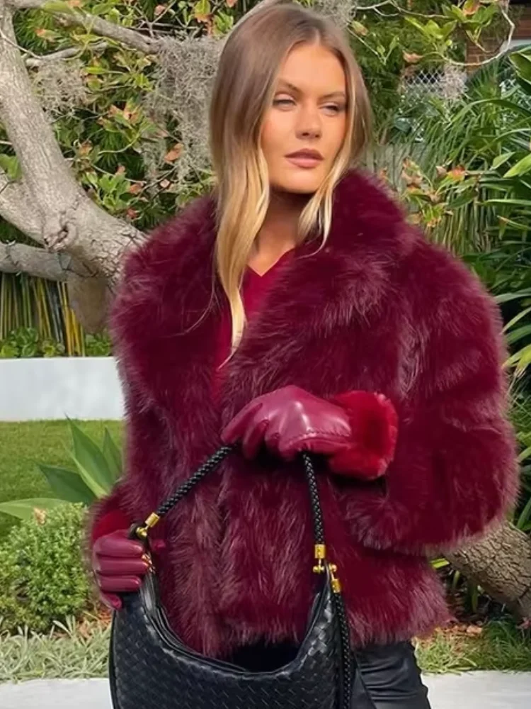 Fashion Red Faux Fur Jacket Women's Chic Loose Coat Lapel Long Sleeve Single Breasted Short Winter Autumn Street Outwear
Fashion Red Faux Fur Jacket Women's Chic Loose Coat Lapel Long Sleeve Single Breasted Short Winter Autumn Street Outwear