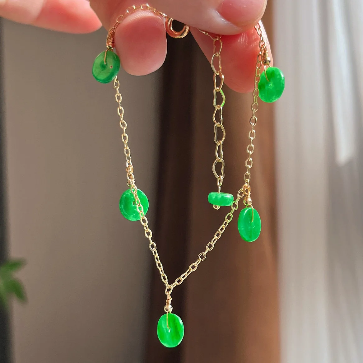 Браслет из 14-каратного золота с ручной намоткой, имитация сухого зеленого браслета с защитной пряжкой, женский антикварный новый китайский нишевый ретро-браслет
Браслет из 14-каратного золота с ручной намоткой, имитация сухого зеленого браслета с защитной пряжкой, женский антикварный новый китайский нишевый ретро-браслет