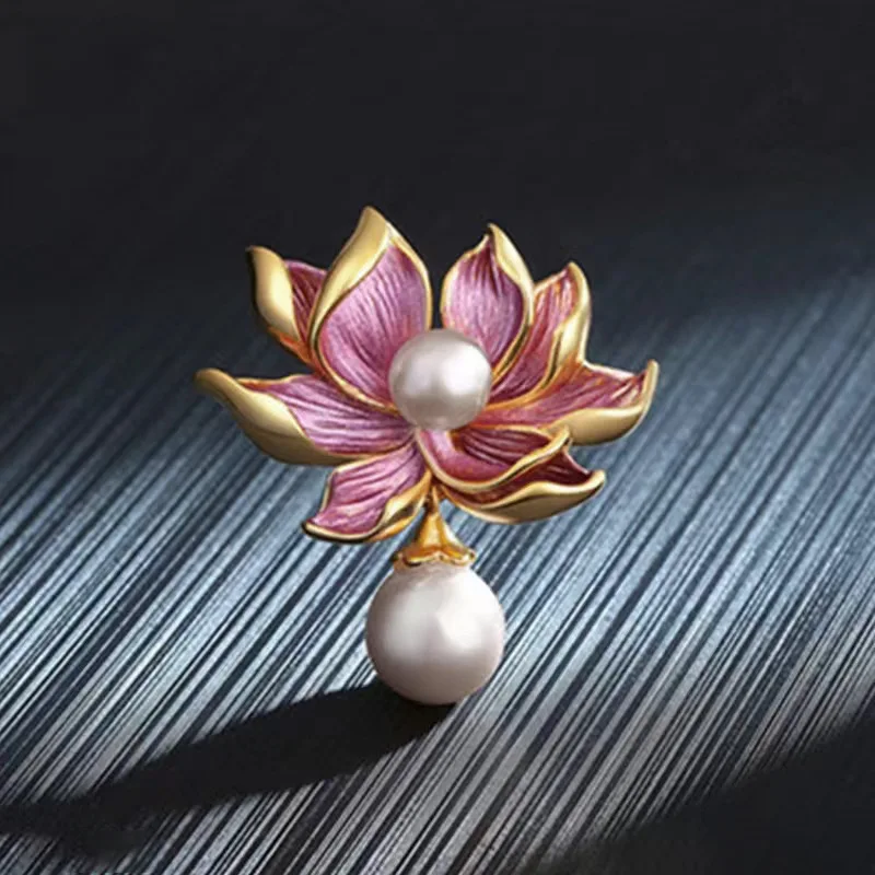 High End Exquisite Chinese Style Pink Lotus Flower Women's Brooch Cheongsam Anti Glare Chest Flower Clothing Accessories Gift
High End Exquisite Chinese Style Pink Lotus Flower Women's Brooch Cheongsam Anti Glare Chest Flower Clothing Accessories Gift