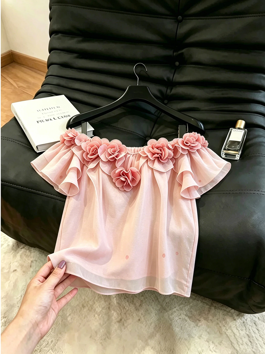 Princess Style One Shoulder Loose Shirt Women's Beautiful Floral Decoration Elegant Unique Top Pink Color Summer Fashion
Princess Style One Shoulder Loose Shirt Women's Beautiful Floral Decoration Elegant Unique Top Pink Color Summer Fashion