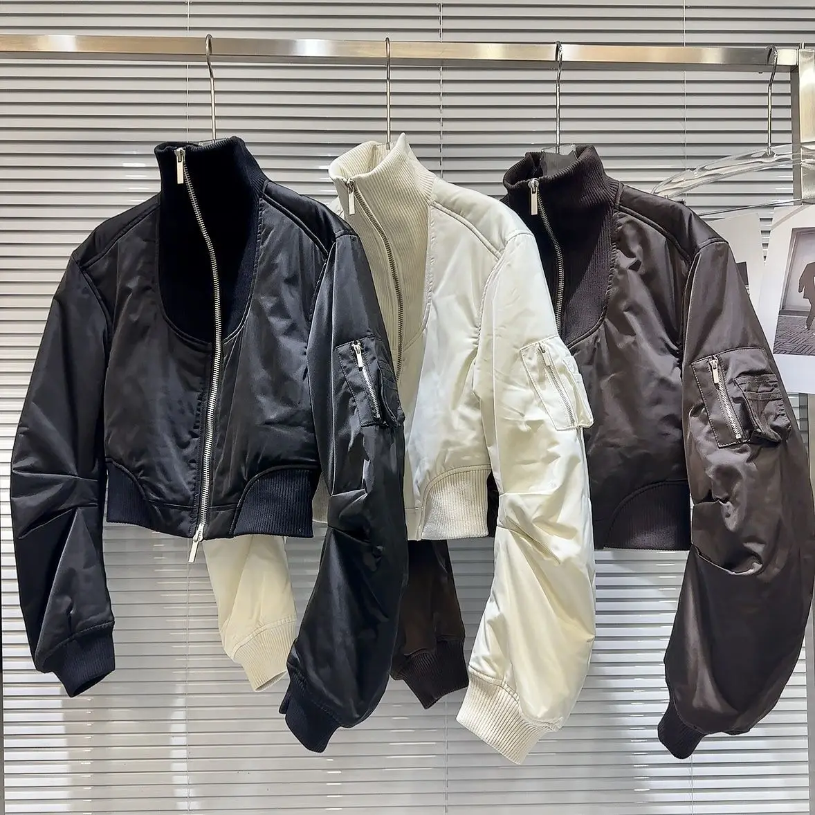 Black Ladies Short Baseball Jacket 2026 New Korean Spring Casual White Jacket Top Female Cardigan Zipper Jackets Fashion
Black Ladies Short Baseball Jacket 2026 New Korean Spring Casual White Jacket Top Female Cardigan Zipper Jackets Fashion