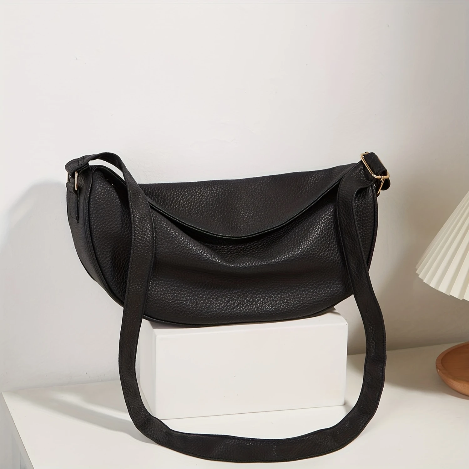 Retro Women's Shoulder Bag, Fashionable Commuter Crossbody Dumpling Bag, Soft PU Leather Purse, Adjustable Strap
Retro Women's Shoulder Bag, Fashionable Commuter Crossbody Dumpling Bag, Soft PU Leather Purse, Adjustable Strap