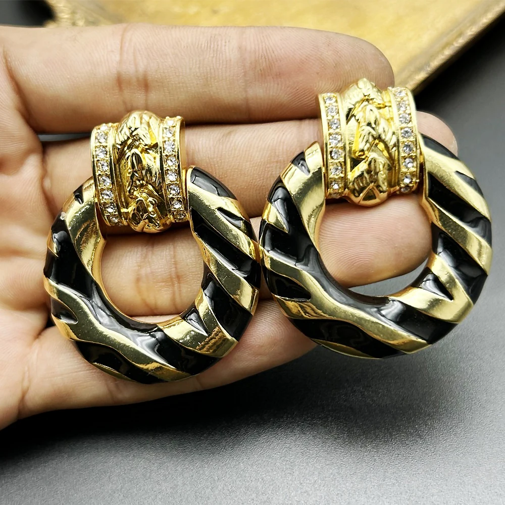 Black Enamel Gold Color Stripe Round Stud Earrings Vintage Trendy Chunky Ladies earring Jewelry Accessory Gifts
Black Enamel Gold Color Stripe Round Stud Earrings Vintage Trendy Chunky Ladies earring Jewelry Accessory Gifts