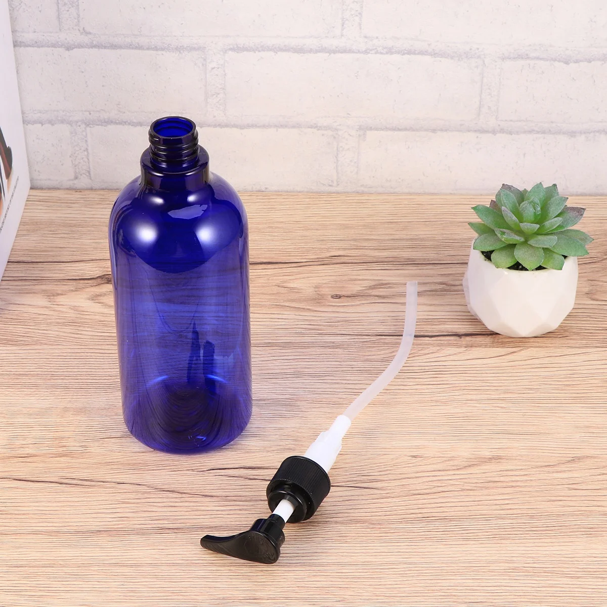 2pcs 500ml Square Shampoo Bottles Travel Dispenser Reusable PET PP Material Thick Bottle for Shower Gel Hand Soap Toiletries
2pcs 500ml Square Shampoo Bottles Travel Dispenser Reusable PET PP Material Thick Bottle for Shower Gel Hand Soap Toiletries