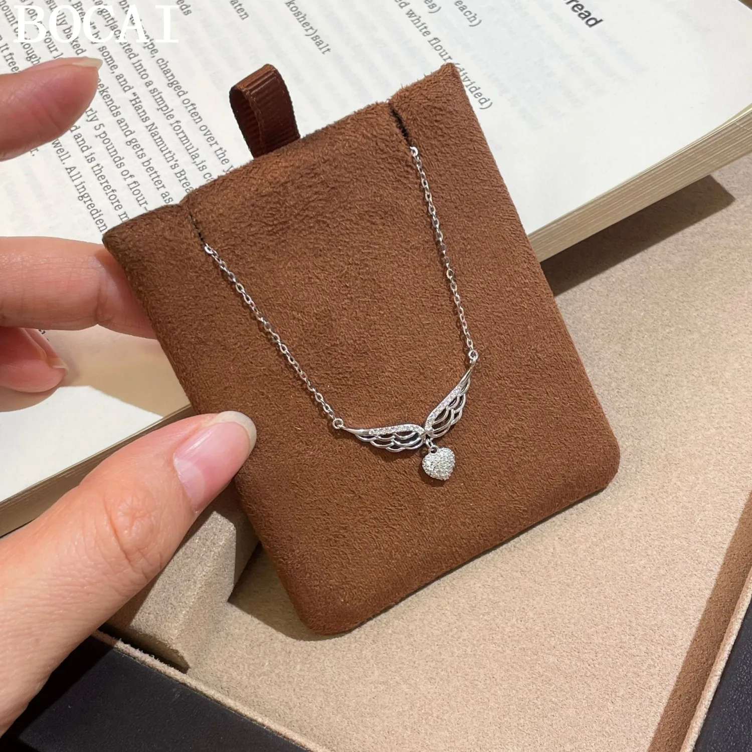 BOCAI NEW S925, модное и роскошное ожерелье из стерлингового серебра с крыльями ангела и бриллиантами в форме сердца, женский подарок
BOCAI NEW S925, модное и роскошное ожерелье из стерлингового серебра с крыльями ангела и бриллиантами в форме сердца, женский подарок