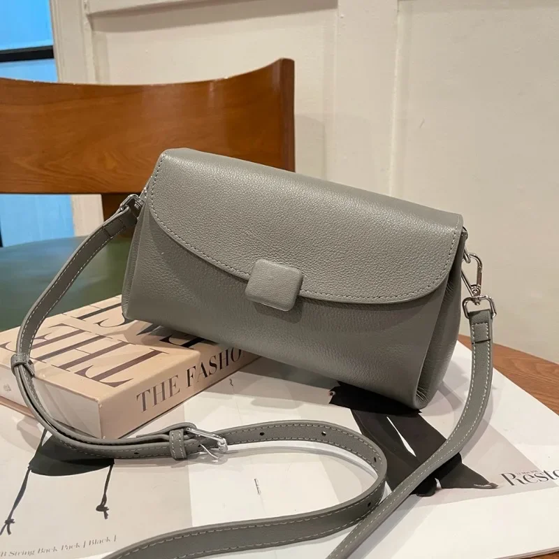 Women's Natural Cow Leather Small Handbag Genuine Leather Versatile Crossbody Bag High-quality Lightweight Portable Shoulder Bag
Women's Natural Cow Leather Small Handbag Genuine Leather Versatile Crossbody Bag High-quality Lightweight Portable Shoulder Bag